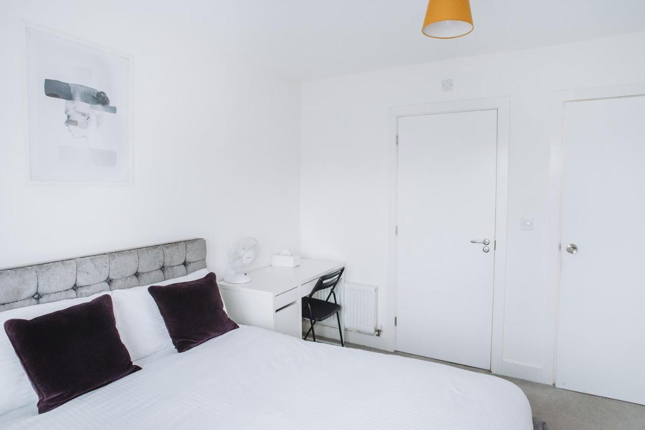 Deluxe 2 Bed Flat In Patchway Near Aztec West And Cribbs Causeway Bristol Apartment Exterior photo